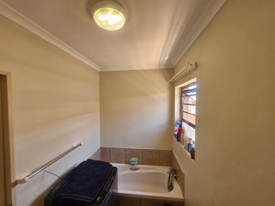 2 Bedroom Property for Sale in Kathu Northern Cape